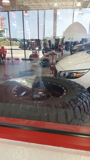 Tire Shop «Discount Tire Store - Irving, TX», reviews and photos, 3516 W Airport Fwy, Irving, TX 75062, USA