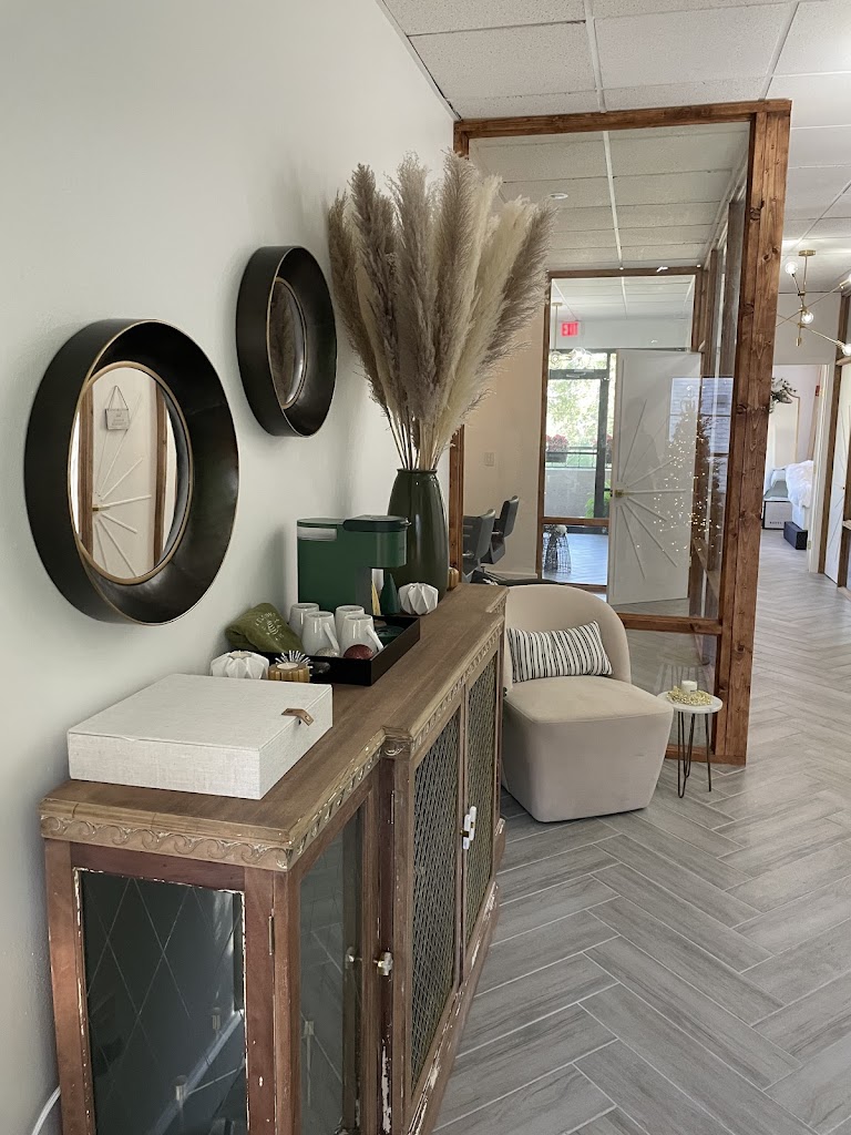 Hive Beauty - Body + Blow Bar 34698