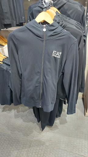 Stores to buy men's tracksuits Brussels