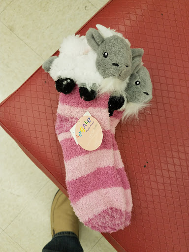 Department Store «T.J. Maxx», reviews and photos, 7555 W Hillsborough Ave, Tampa, FL 33615, USA