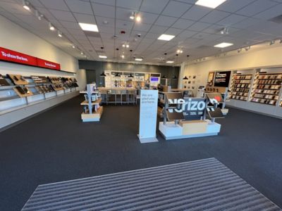 Cell Phone Store «Verizon», reviews and photos, 219 N West End Blvd, Quakertown, PA 18951, USA