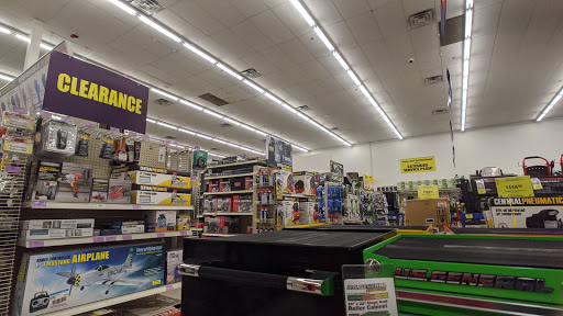 Hardware Store «Harbor Freight Tools», reviews and photos, 6808 W Greenfield Ave, West Allis, WI 53214, USA
