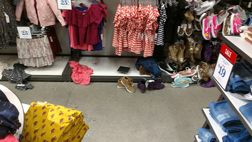 Clothing Store «Old Navy», reviews and photos, 100 Premium Outlets Dr, Blackwood, NJ 08012, USA