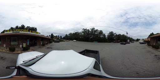 Liquor Store «G & G Liquors Inc», reviews and photos, 24 Westford Rd #1, Tyngsborough, MA 01879, USA
