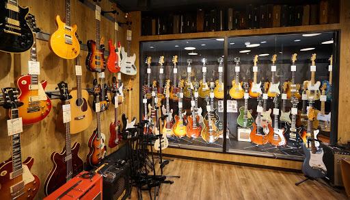 Ikebe musical instrument store Hartman vintage Guitars