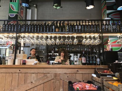 Bar & Kitchen