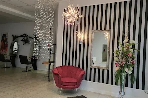 Friseursalon Haarzeit Inh. D. Weider image