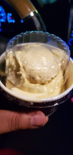 Ice Cream Shop «Carvel», reviews and photos, 12224 SW 8th St, Miami, FL 33184, USA