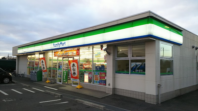 ファミリーマート 鈴鹿神戸七丁目店