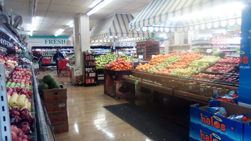 Grocery Store «Supreme Shop n Bag», reviews and photos, 4301 Walnut St, Philadelphia, PA 19104, USA