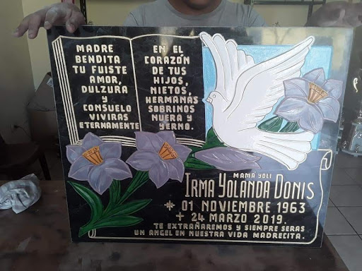 Marmoles y Recuerdos Funebres de Honduras