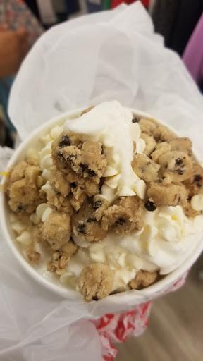 Frozen Yogurt Shop «Red Mango», reviews and photos, 61-47 188th St, Fresh Meadows, NY 11365, USA