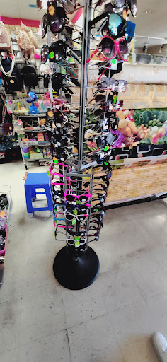 Dollar Store «Dollar Deals», reviews and photos, 6039 N Figueroa St, Los Angeles, CA 90042, USA