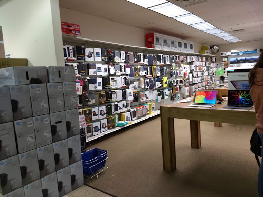 Computer Store «Micro Center», reviews and photos, 11755 Mosteller Rd, Sharonville, OH 45241, USA