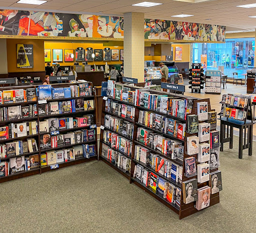 Book Store «Barnes & Noble», reviews and photos, 3195 28th St SE, Grand Rapids, MI 49512, USA