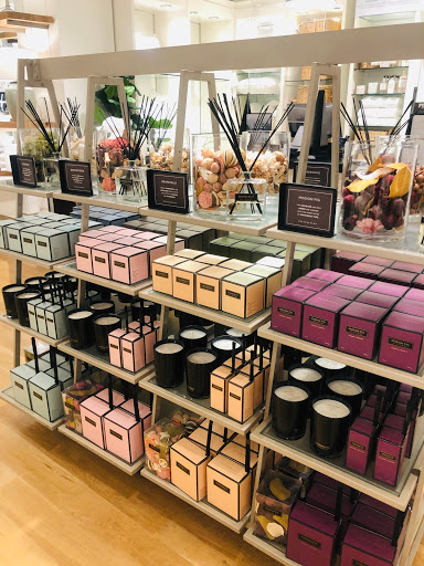 Furniture Store «Pottery Barn», reviews and photos, 4011 Westheimer Rd, Houston, TX 77027, USA