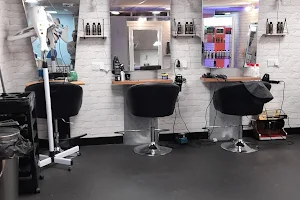 àtico hair emporium image