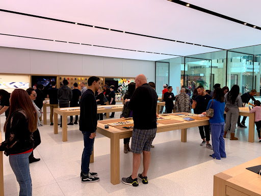 Computer Store «Apple The Woodlands», reviews and photos, 1201 Lake Woodlands Dr, The Woodlands, TX 77380, USA