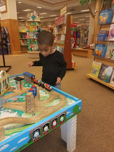Book Store «Barnes & Noble», reviews and photos, 5400 New Hope Commons, Durham, NC 27707, USA