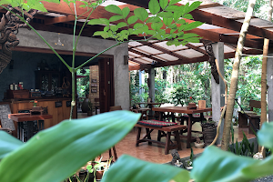 Luboa Café - Garden image