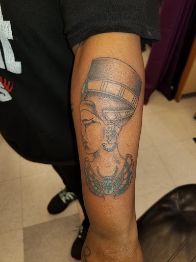 Tattoo Shop «The Bowery Tattoo Co», reviews and photos, 102 George St, Fredericksburg, VA 22401, USA