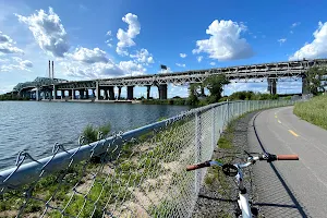Champlain Bridge Park image