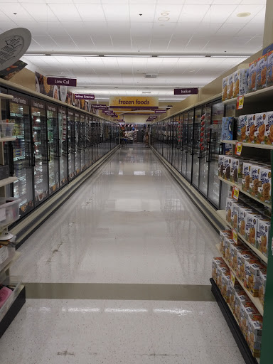 Grocery Store «Stop & Shop», reviews and photos, 333 W River St, Providence, RI 02904, USA