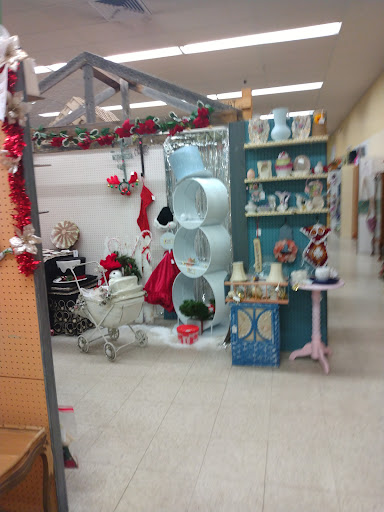 Antique Store «Craftiques Mall - Bandera Road», reviews and photos, 6751 Bandera Rd, San Antonio, TX 78238, USA