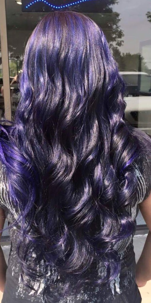 Halo's Hair Salon & Barber Shop 80229