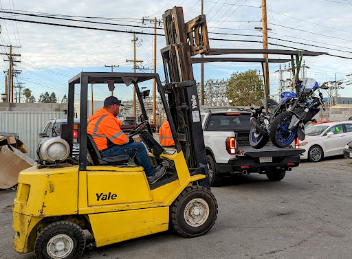 Auto Body Shop «Avenue Auto Service», reviews and photos, 1600 Industrial Rd, San Carlos, CA 94070, USA