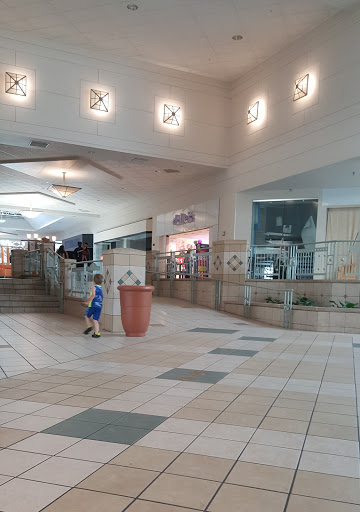 Shopping Mall «Forest Mall», reviews and photos, 835 W Johnson St, Fond du Lac, WI 54935, USA