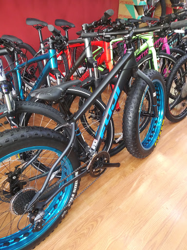 Golf Course «Silver Lake Golf Course», reviews and photos, 915 Victory Blvd, Staten Island, NY 10301, USA