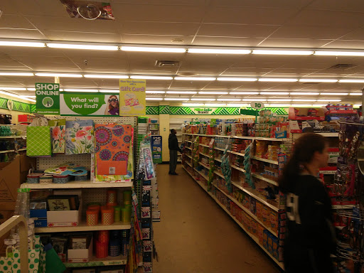 Dollar Store «Dollar Tree», reviews and photos, 1090 Revere Beach Pkwy, Chelsea, MA 02150, USA