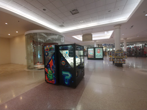 Shopping Mall «Eastland Center», reviews and photos, 18000 Vernier Rd, Harper Woods, MI 48225, USA