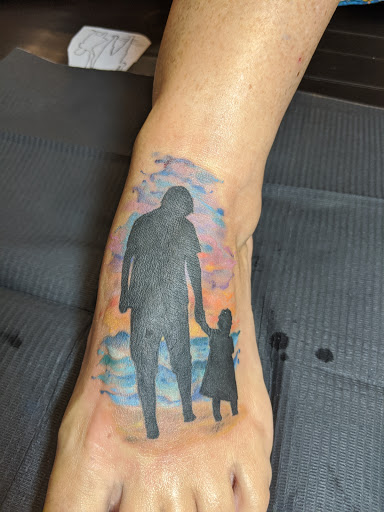 Tattoo Shop «Davinci Tattoo», reviews and photos, 777 E Merritt Island Causeway, Merritt Island, FL 32952, USA