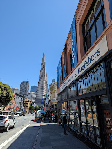 Book Store «City Lights Booksellers & Publishers», reviews and photos, 261 Columbus Ave, San Francisco, CA 94133, USA