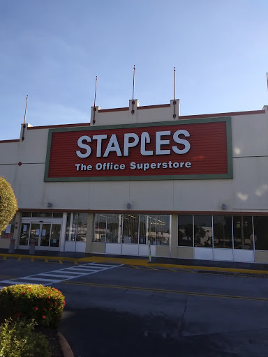 Office Supply Store «Staples», reviews and photos, 7500 W Commercial Blvd, Lauderhill, FL 33319, USA