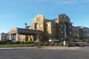 Holiday Inn Express & Suites Salinas, an IHG Hotel