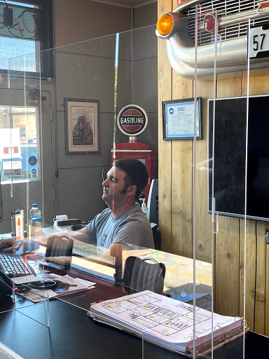 Auto Repair Shop «Greitens Auto Service», reviews and photos, 5804 W Bluemound Rd, Milwaukee, WI 53213, USA