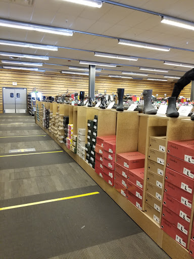Shoe Store «DSW Designer Shoe Warehouse», reviews and photos, 7291 Mentor Ave, Mentor, OH 44060, USA