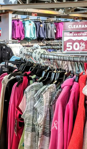 Sportswear Store «Columbia Sportswear Outlet Store at Historic Old Sellwood», reviews and photos, 1323 SE Tacoma St, Portland, OR 97202, USA