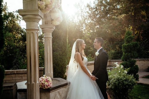 Leaf Wedding Photography