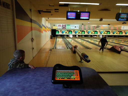 Bowling Alley «Green Lake Lanes Inc», reviews and photos, 7930 E Genesee St, Fayetteville, NY 13066, USA