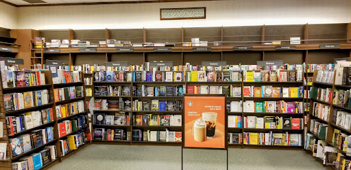 Book Store «Barnes & Noble Booksellers Maple Grove», reviews and photos, 8040 Wedgewood Ln N, Maple Grove, MN 55369, USA