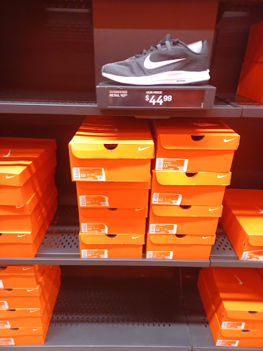 Clothing Store «Nike Factory Store», reviews and photos, 505 Premium Outlets Dr, Monroe, OH 45050, USA