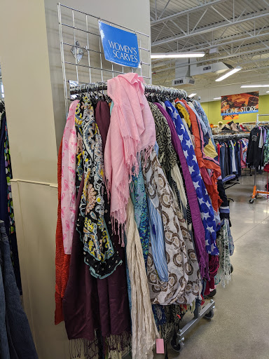 Thrift Store «Goodwill Store & Donation Center in Evanston», reviews and photos, 1916B Dempster St, Evanston, IL 60202, USA