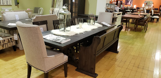 Furniture Store «American Signature Furniture», reviews and photos, 3755 Carmia Dr SW #1000, Atlanta, GA 30331, USA