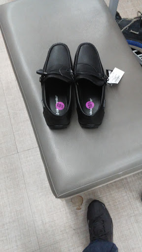 Clothing Store «Burlington Coat Factory», reviews and photos, 400 Lowell Ave #1, Haverhill, MA 01832, USA