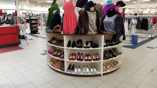 Thrift Store «The Salvation Army Family Store & Donation Center», reviews and photos, 45250 Northpointe Blvd, Utica, MI 48315, USA