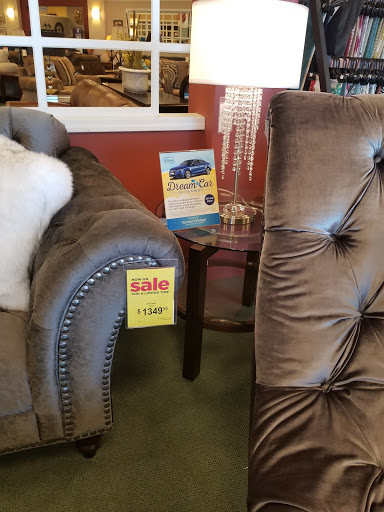 Furniture Store «Raymour & Flanigan Furniture and Mattress Store», reviews and photos, 2110 S Christopher Columbus Blvd, Philadelphia, PA 19148, USA